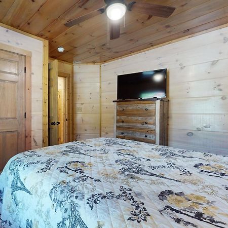 Bear Cove Falls Pigeon Forge Exterior foto